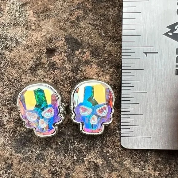 Skull stud earrings made with aurora borealis Swarovski crystal - Picture 4 of 5